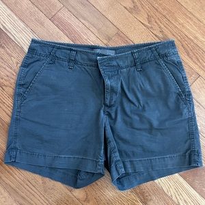 Women’s Eddie Bauer shorts.Size 6.